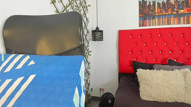 Snapshot of carolinacrus01 chatting on December 2025 03:06:01 PM carolinacrus01 online show from December 2025 03:06:01 PM