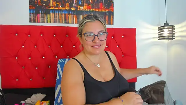 Snapshot of carolinacrus01 chatting on December 2025 04:13:01 PM carolinacrus01 online show from December 2025 04:13:01 PM