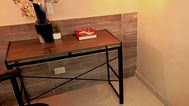 Snapshot of LiLLiAnderson chatting on November 2025 11:31:02 AM LiLLiAnderson online show from November 2025 11:31:02 AM