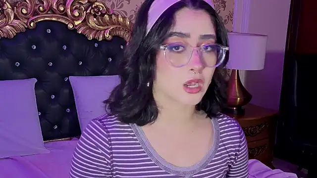 Snapshot of LiLLiAnderson chatting on November 2025 11:53:01 AM LiLLiAnderson online show from November 2025 11:53:01 AM