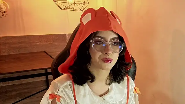 Snapshot of LiLLiAnderson chatting on November 2025 11:32:02 AM LiLLiAnderson online show from November 2025 11:32:02 AM