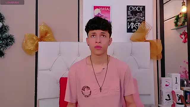 Axel  Evans online show from December 2025 01:40:02 PM