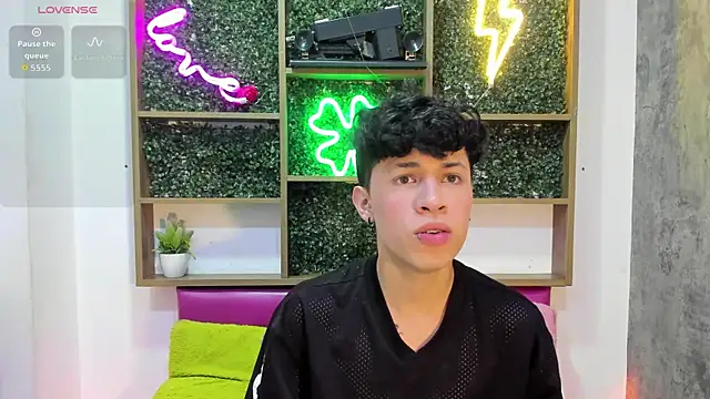 Axel  Evans online show from April 2026 12:20:02 PM