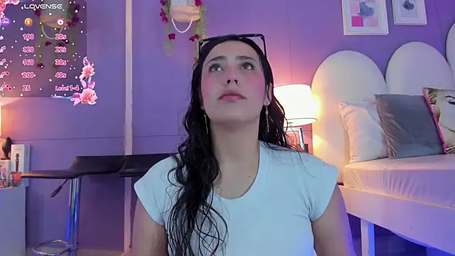 Snapshot of my_aleja_ chatting on November 2025 12:51:02 PM my aleja online show from November 2025 12:51:02 PM