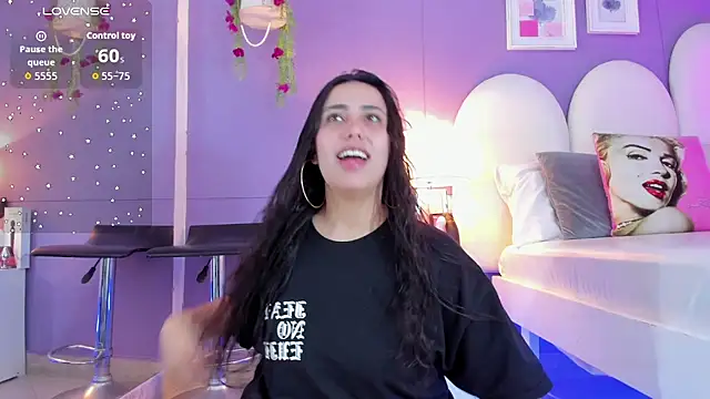 Snapshot of my_aleja_ chatting on November 2025 01:53:02 PM my aleja online show from November 2025 01:53:02 PM