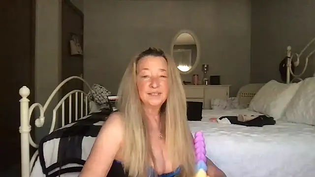 milf-Lacey online show from March 2026 06:56:01 PM