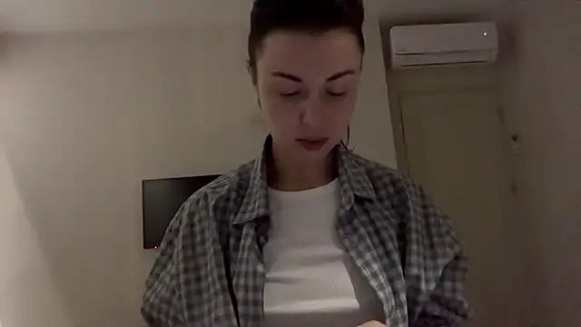 Gilin1 online show from October 2025 06:39:01 PM