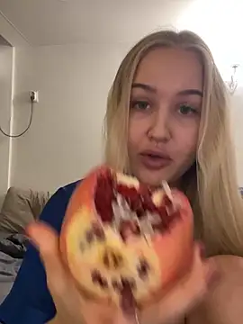 CandyVice online show from November 2025 04:29:02 PM