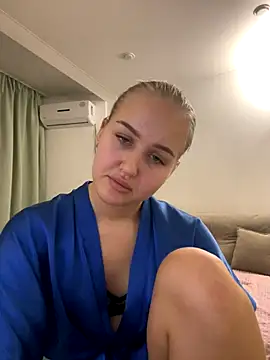 CandyVice online show from November 2025 05:11:01 PM