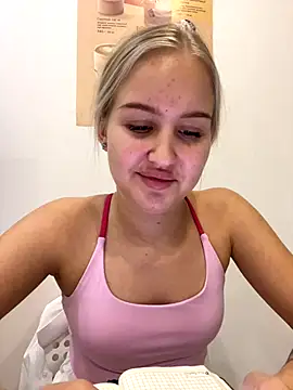 CandyVice online show from November 2025 05:05:02 PM