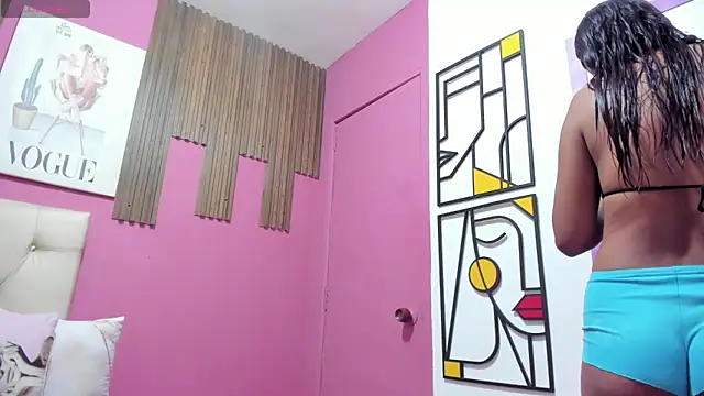 Snapshot of Lucia_Spear chatting on November 2025 12:59:02 PM Lucia Spear online show from November 2025 12:59:02 PM