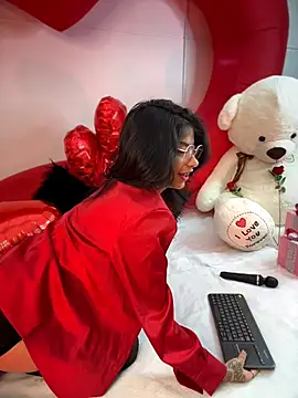 Snapshot of TweetiePieXXX chatting on February 2026 09:42:01 PM TweetiePieXXX online show from February 2026 09:42:01 PM