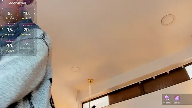 Snapshot of Hanna_Cornee_ chatting on November 2025 02:08:02 PM Hanna Cornee online show from November 2025 02:08:02 PM