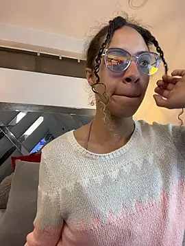 Snapshot of Hanna_Cornee_ chatting on November 2025 01:33:02 PM Hanna Cornee online show from November 2025 01:33:02 PM