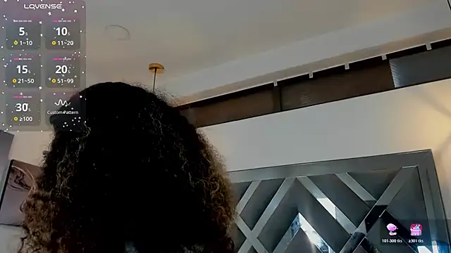 Snapshot of Hanna_Cornee_ chatting on November 2025 05:28:02 PM Hanna Cornee online show from November 2025 05:28:02 PM