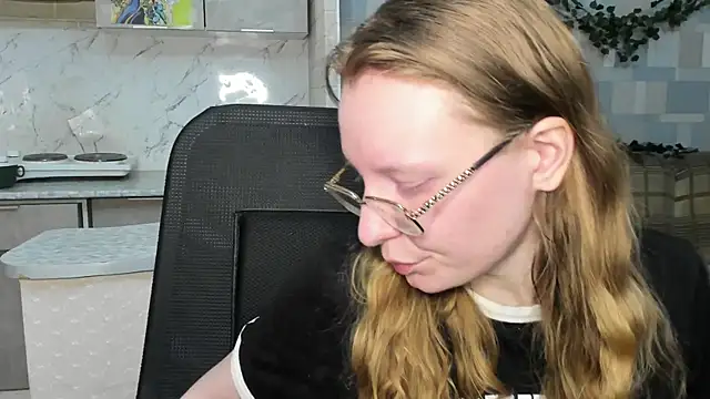 Snapshot of Rommia chatting on November 2025 08:27:02 PM Rommia online show from November 2025 08:27:02 PM