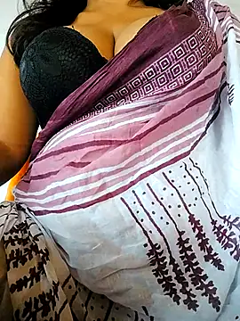 Snapshot of Ponds_beauty chatting on September 2025 05:00:01 AM Ponds beauty online show from September 2025 05:00:01 AM