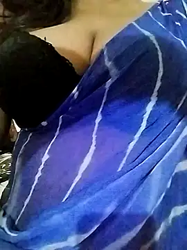 Snapshot of Ponds_beauty chatting on October 2025 01:20:02 PM Ponds beauty online show from October 2025 01:20:02 PM