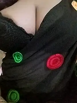 Snapshot of Ponds_beauty chatting on October 2025 09:14:01 PM Ponds beauty online show from October 2025 09:14:01 PM