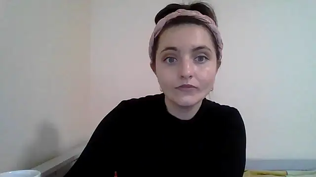 DInaraXRose online show from November 2025 11:34:02 AM