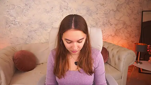 UrMuseOn online show from November 2025 08:36:02 AM