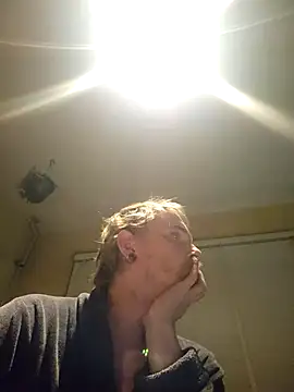 Snapshot of piercingpik chatting on December 2025 05:51:01 PM piercingpik online show from December 2025 05:51:01 PM