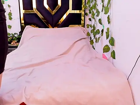 Snapshot of lucywhite13 chatting on October 2025 03:14:01 PM lucywhite13 online show from October 2025 03:14:01 PM