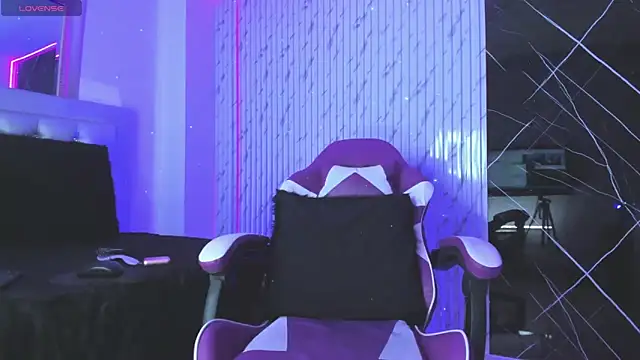 Snapshot of chloe_jacksonn chatting on October 2025 11:59:01 PM chloe jacksonn online show from October 2025 11:59:01 PM