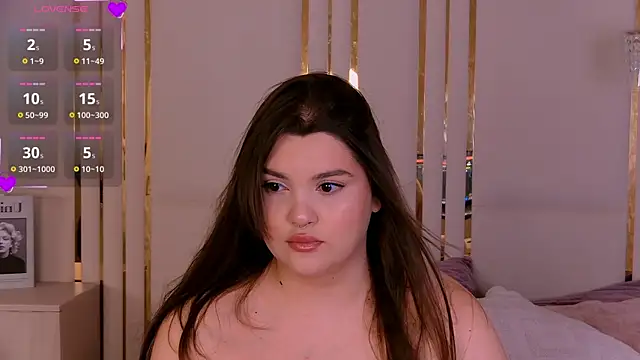 Snapshot of EmilyHyde chatting on July 2026 08:35:02 PM EmilyHyde online show from July 2026 08:35:02 PM
