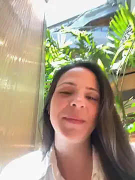 Snapshot of Lady_LauraRose chatting on November 2025 02:27:02 PM Lady LauraRose online show from November 2025 02:27:02 PM