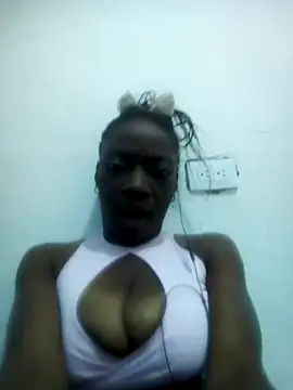 Snapshot of Aurora-Queen chatting on October 2025 06:03:02 AM Aurora-Queen online show from October 2025 06:03:02 AM