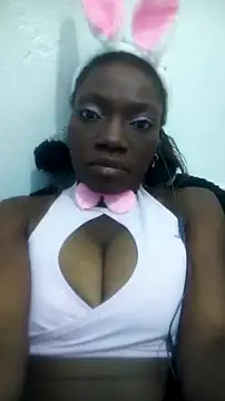 Snapshot of Aurora-Queen chatting on November 2025 04:12:01 AM Aurora-Queen online show from November 2025 04:12:01 AM