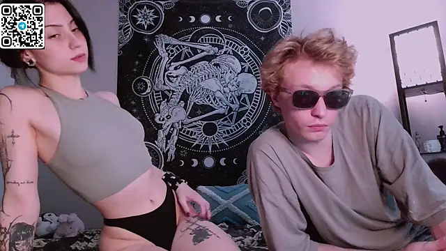 Snapshot of poisondevotion chatting on September 2025 01:44:02 PM poisondevotion online show from September 2025 01:44:02 PM