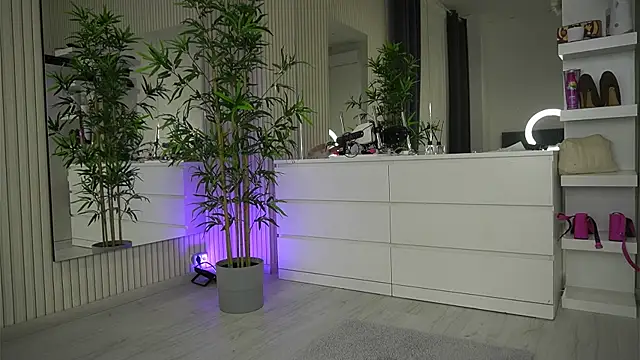 EmmaBlanco online show from April 2026 05:30:01 AM