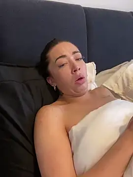 Snapshot of ItsCOCOx chatting on October 2025 06:43:02 AM ItsCOCOx online show from October 2025 06:43:02 AM