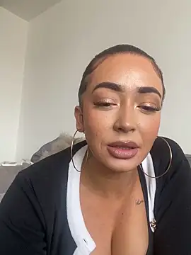 Snapshot of ItsCOCOx chatting on October 2025 12:58:01 PM ItsCOCOx online show from October 2025 12:58:01 PM