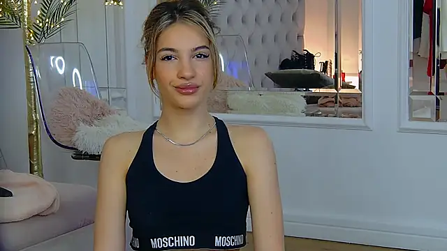 KimmDaviss online show from May 2026 08:21:02 AM