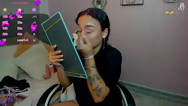 Snapshot of salome_rojas_ chatting on July 2026 04:25:02 PM salome rojas online show from July 2026 04:25:02 PM