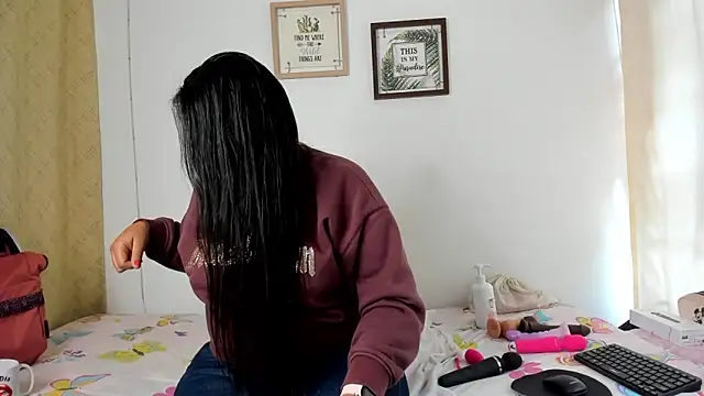 selena jhonson online show from February 2026 01:37:01 PM