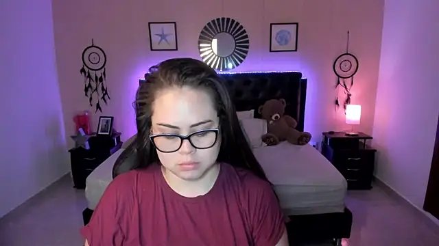 LolaVillalobos online show from April 2026 12:10:01 PM