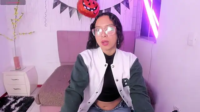 Snapshot of anna_moon11 chatting on October 2025 04:53:01 AM anna moon11 online show from October 2025 04:53:01 AM