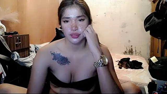 Cutierhyxx online show from May 2026 07:19:02 PM