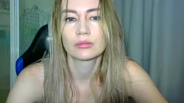 JessFoxxx online show from November 2025 02:47:01 AM