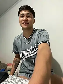 Snapshot of Tavinho067 chatting on November 2025 10:41:02 PM Tavinho067 online show from November 2025 10:41:02 PM