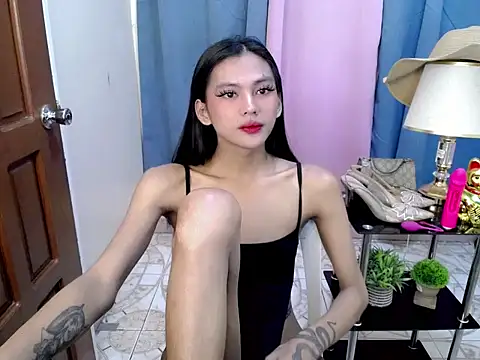 Ur latinahotpaprika online show from April 2026 11:25:02 AM