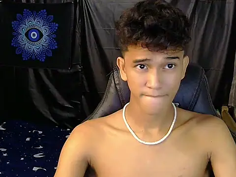 kenbigcockxx online show from February 2026 12:01:02 PM