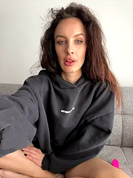 Snapshot of goodgirldevil chatting on October 2025 11:14:02 AM goodgirldevil online show from October 2025 11:14:02 AM