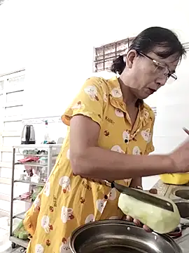 Tina 2pp online show from December 2025 01:02:02 AM