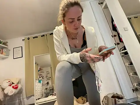 Snapshot of SofiaaBlackk chatting on November 2025 05:34:01 PM SofiaaBlackk online show from November 2025 05:34:01 PM