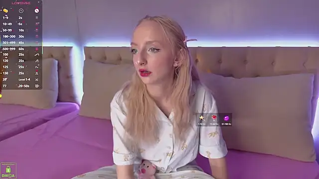 Snapshot of maya_snow chatting on October 2025 04:45:02 AM maya snow online show from October 2025 04:45:02 AM